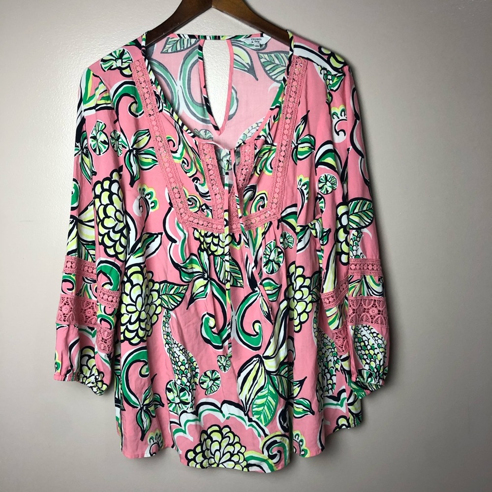 Crown & Ivy Bright Floral Long Sleeve Blouse Large